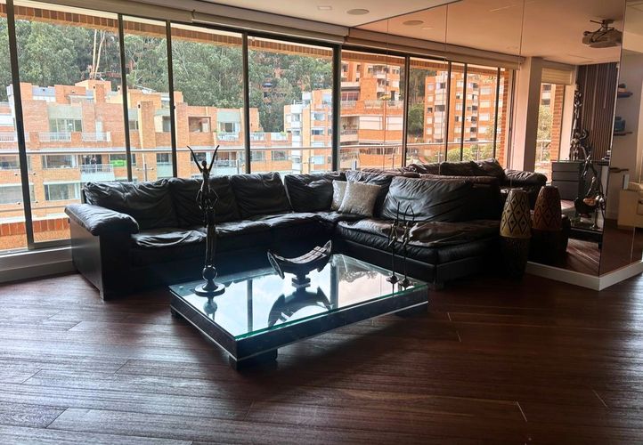 Apartamento de 3 alcobas en venta en Bosques De La Cañada, Bogotá, 427 m² · foto 2 de 24