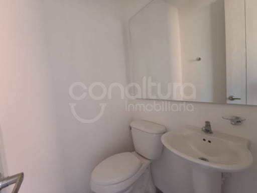 Oficina en arriendo en Los Colores, Medellín, 30 m² · foto 3 de 5