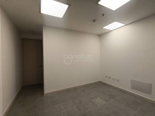 Oficina en arriendo en Los Colores, Medellín, 30 m² · foto 3 de 7