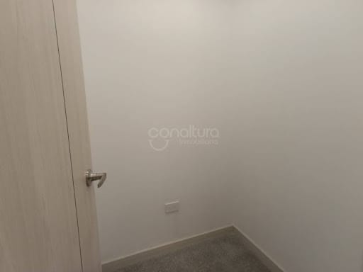 Oficina en arriendo en Los Colores, Medellín, 30 m² · foto 5 de 7
