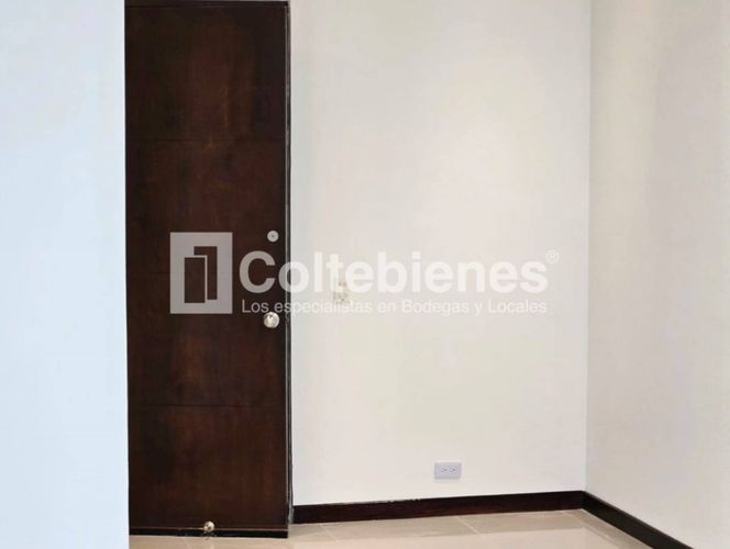 Oficina en arriendo en Los Naranjos, Medellín, 44 m² · foto 3 de 12