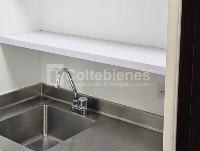 Oficina en arriendo en Los Naranjos, Medellín, 44 m² · foto 6 de 12