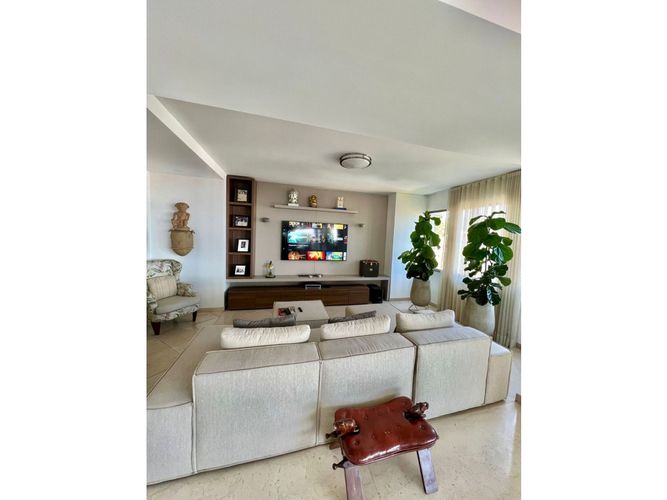 Apartamento de 3 alcobas en venta en Normandia, Cali, 420 m² · foto 18 de 24