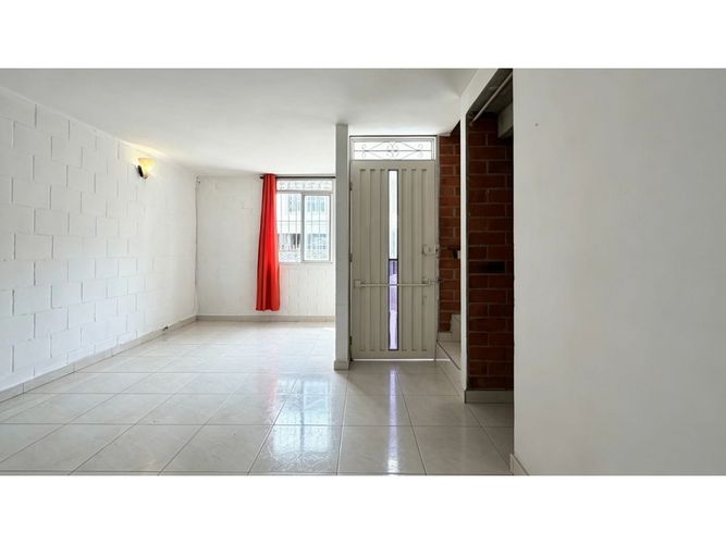 Casa de 3 alcobas en venta en Guayacanes Del Ingenio, Palmira, 105 m² · foto 3 de 15