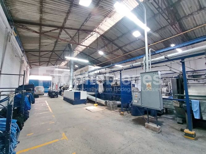 Bodega en arriendo en Ditaires, Itagüí, 908 m² · foto 4 de 19