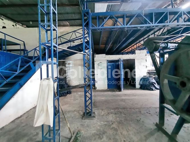 Bodega en arriendo en Ditaires, Itagüí, 908 m² · foto 5 de 19