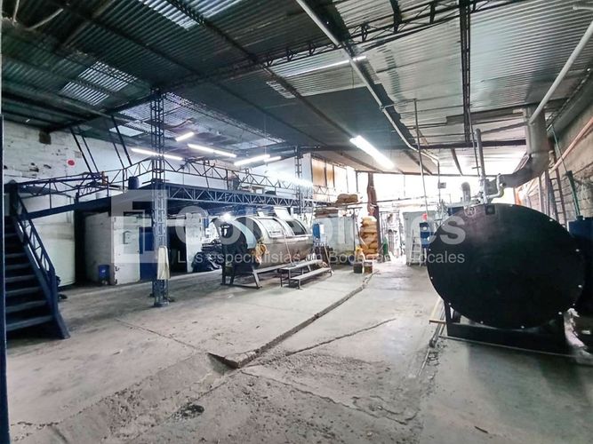 Bodega en arriendo en Ditaires, Itagüí, 908 m² · foto 6 de 19