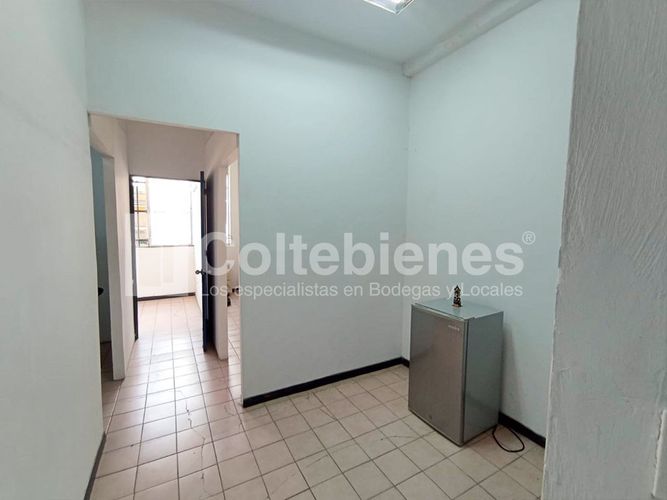 Bodega en arriendo en Ditaires, Itagüí, 908 m² · foto 16 de 19