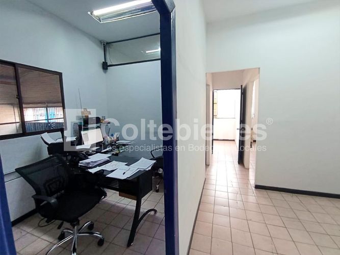 Bodega en arriendo en Ditaires, Itagüí, 908 m² · foto 17 de 19