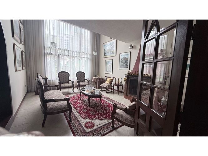 Casa de 4 alcobas en venta en Pasadena, Bogotá, 454 m² · foto 2 de 24