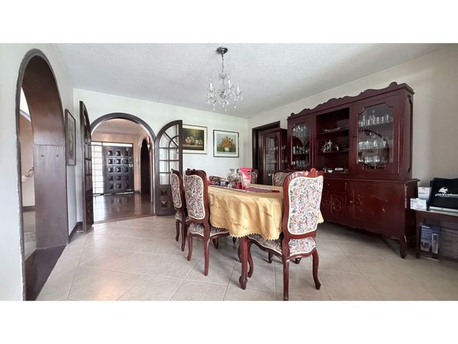 Casa de 4 alcobas en venta en Pasadena, Bogotá, 454 m² · foto 4 de 24