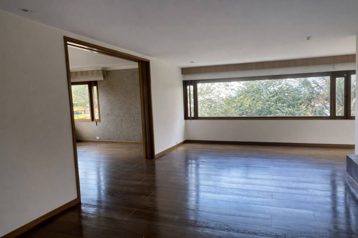 Apartamento en venta en Los Rosales, Bogotá · foto 2 de 15