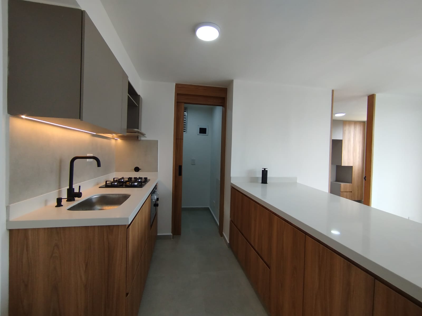 Apartamento en arriendo en Centro, Rionegro · foto 3 de 14