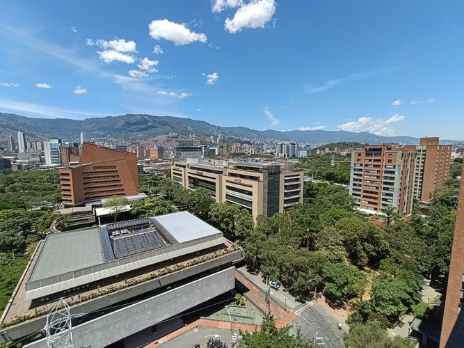 Apartamento de 3 alcobas en arriendo en Laureles, Medellín, 168 m² · foto 10 de 20