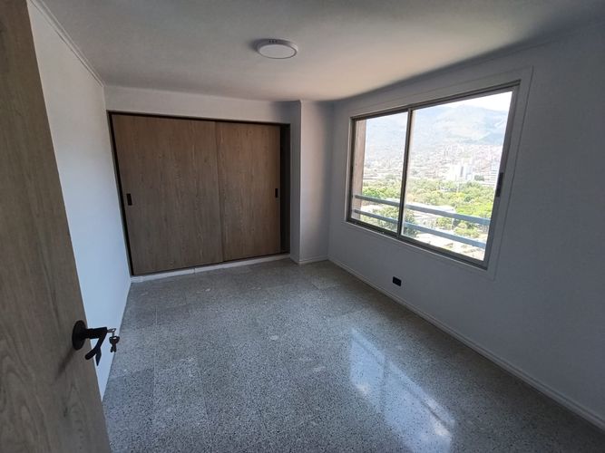Apartamento de 3 alcobas en arriendo en Laureles, Medellín, 168 m² · foto 14 de 20