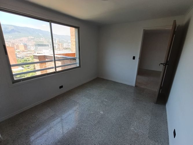 Apartamento de 3 alcobas en arriendo en Laureles, Medellín, 168 m² · foto 18 de 20