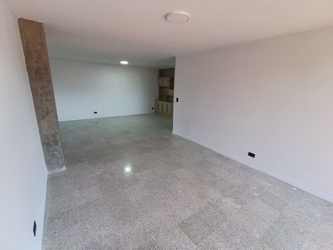 Apartamento de 3 alcobas en arriendo en Laureles, Medellín, 168 m² · foto 19 de 20
