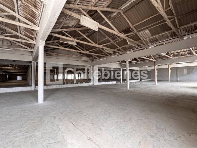 Bodega en arriendo en Suramérica, Itagüí, 3500 m² · foto 2 de 13