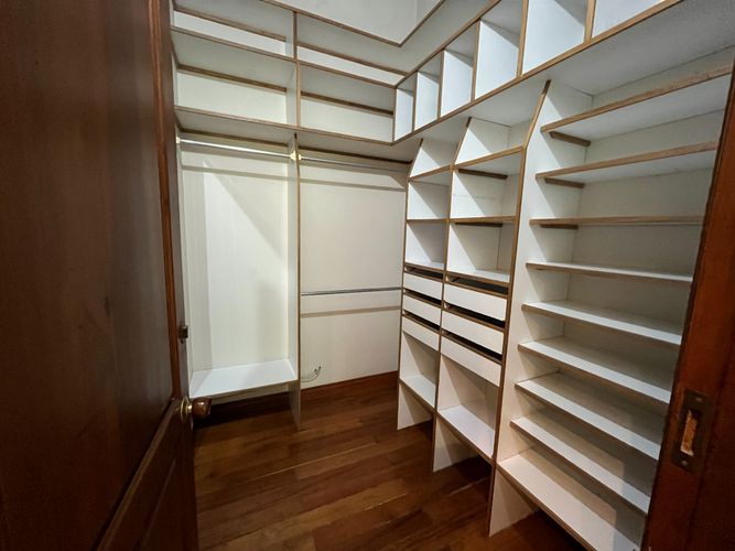 Casa de 3 alcobas en venta en El Castillo, Medellín, 257 m² · foto 7 de 18