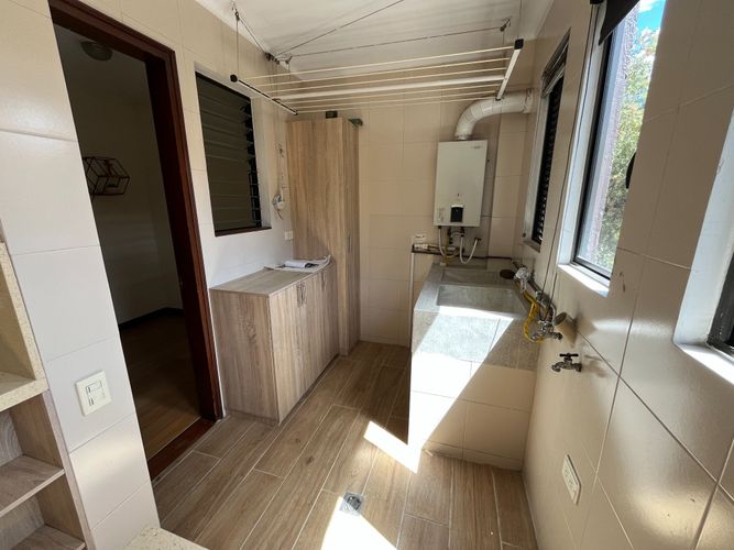 Casa de 3 alcobas en venta en El Castillo, Medellín, 257 m² · foto 10 de 18