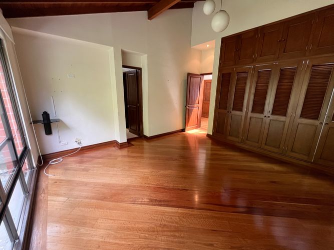 Casa de 3 alcobas en venta en El Castillo, Medellín, 257 m² · foto 15 de 18