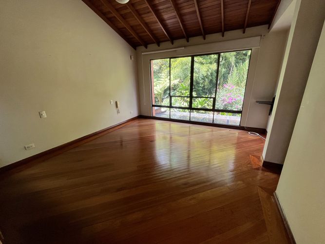 Casa de 3 alcobas en venta en El Castillo, Medellín, 257 m² · foto 14 de 18
