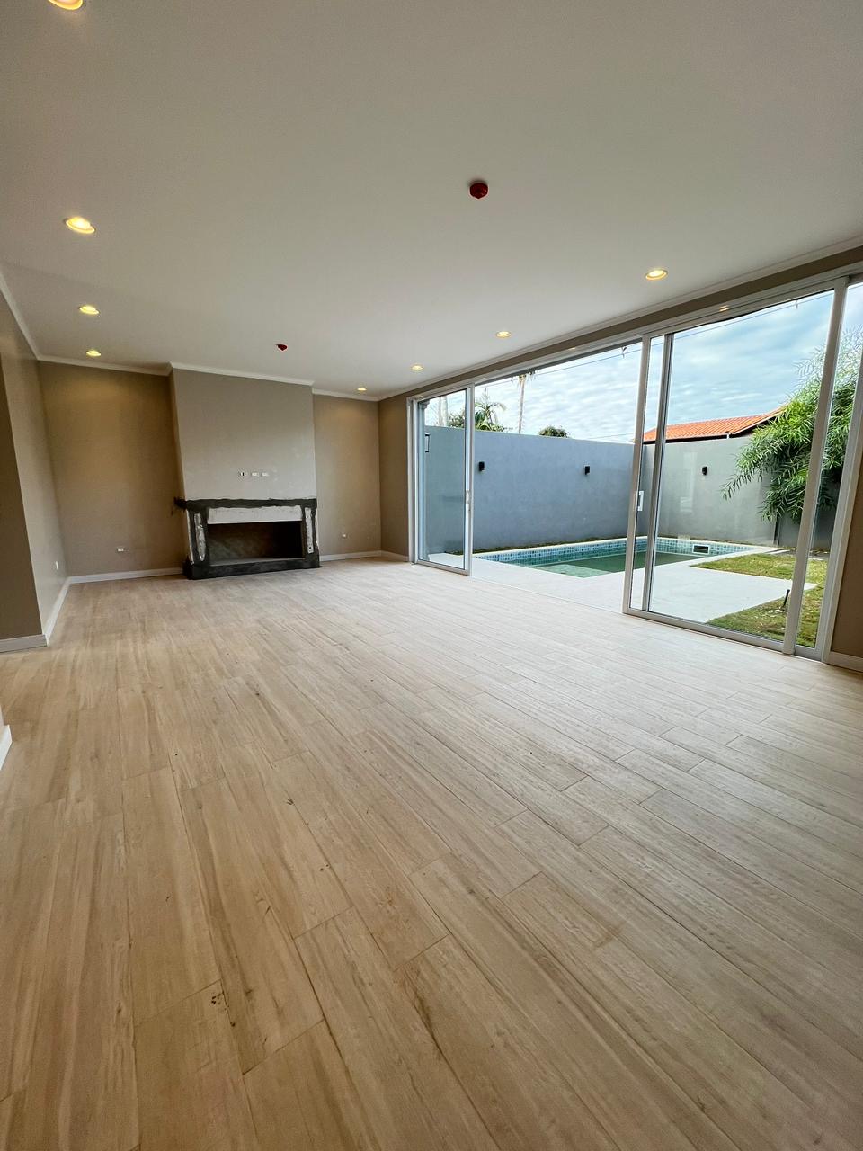 Alquilo/Vendo Residencia a estrenar en Condominio, Bo.Villa Aurelia. — foto 3