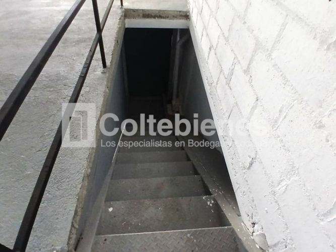 Bodega en arriendo en Cristo Rey, Medellín, 160 m² · foto 12 de 12