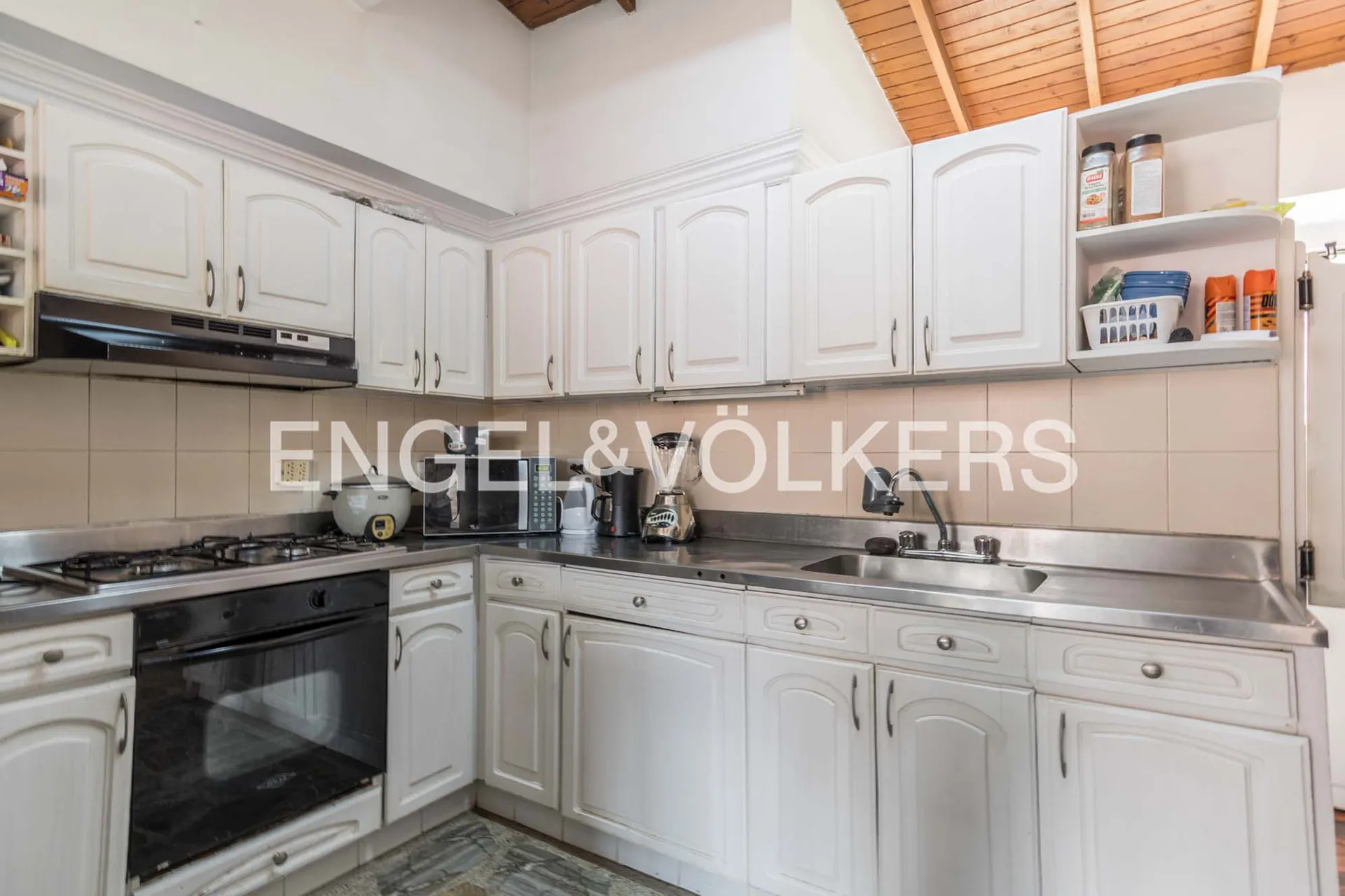 Apartment for sale in El Poblado, Medellín 5