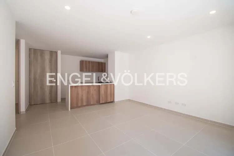 Apartamento de 2 alcobas en venta en El Poblado, Medellín, 79 m² · foto 2 de 12