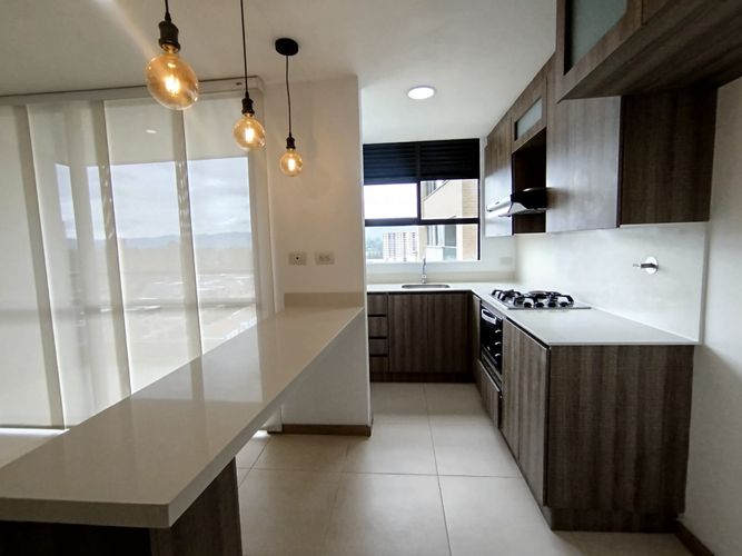Apartamento de 2 alcobas en arriendo en El Porvenir, Rionegro, 80 m² · foto 2 de 15