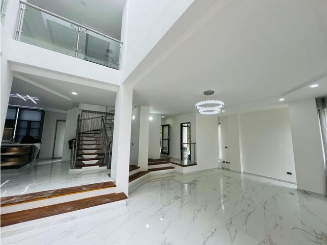 Casa de 5 alcobas en venta en Mesa, Envigado, 460 m² · foto 3 de 24