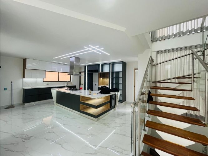 Casa de 5 alcobas en venta en Mesa, Envigado, 460 m² · foto 4 de 24