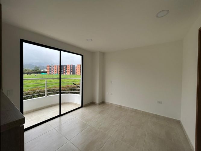 Apartamento de 3 alcobas en venta en El Tambo, La Ceja, 70 m² · foto 2 de 24