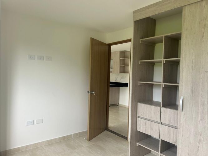 Apartamento de 3 alcobas en venta en El Tambo, La Ceja, 70 m² · foto 8 de 24