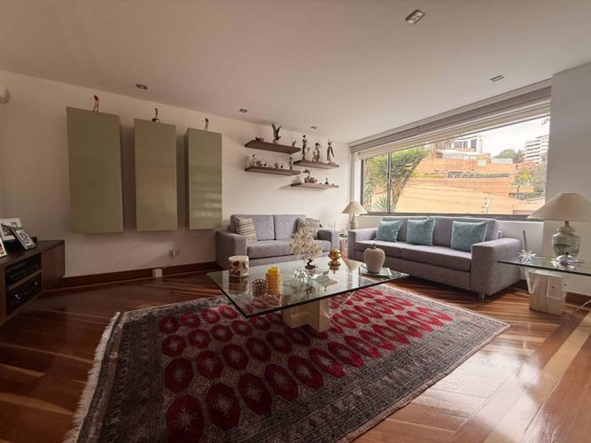 Apartamento de 3 alcobas en venta en Chico Norte, Bogotá, 250 m² · foto 2 de 20