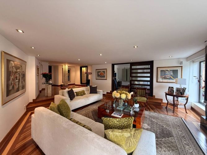 Apartamento de 3 alcobas en venta en Chico Norte, Bogotá, 250 m² · foto 5 de 20