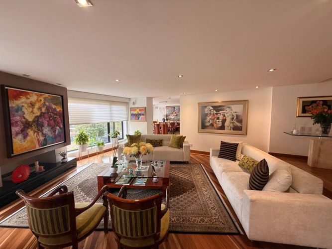 Apartamento de 3 alcobas en venta en Chico Norte, Bogotá, 250 m² · foto 6 de 20