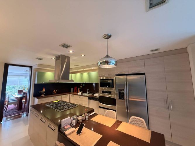 Apartamento de 3 alcobas en venta en Chico Norte, Bogotá, 250 m² · foto 12 de 20