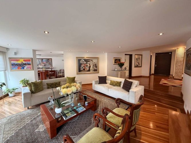Apartamento de 3 alcobas en venta en Chico Norte, Bogotá, 250 m² · foto 15 de 20