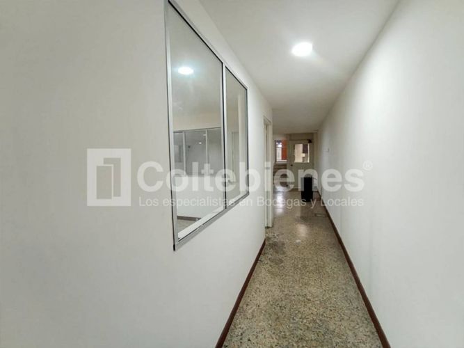 Bodega en arriendo en Zona Industrial No. 1, Itagüí, 2100 m² · foto 18 de 19