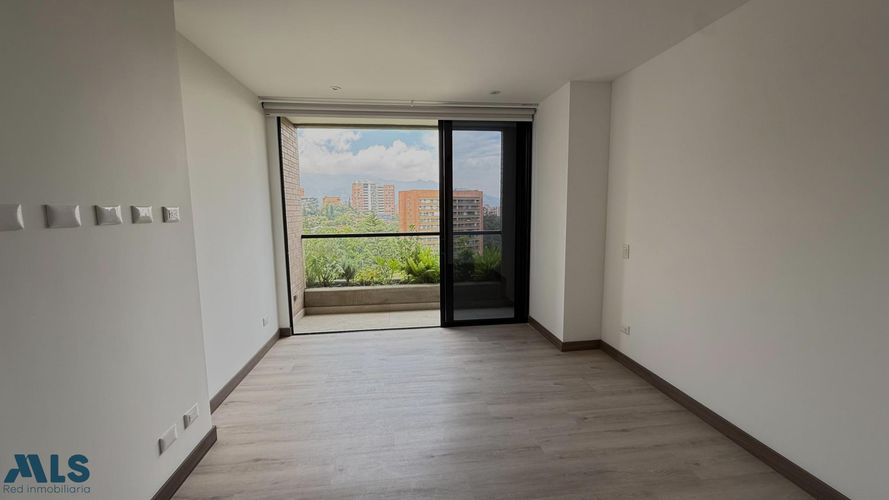 Apartaestudio en venta en Los Balsos, Medellín, 52 m² · foto 2 de 13