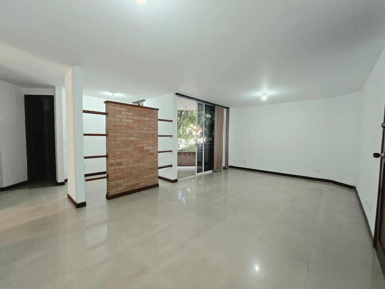 Apartamento en arriendo en Laureles, Medellín · foto 2 de 20