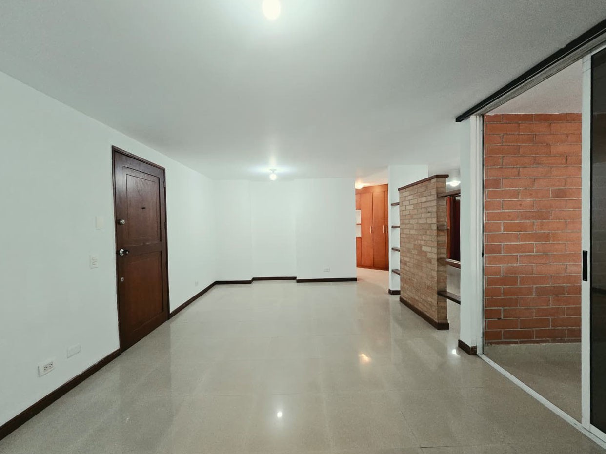 Apartamento en arriendo en Laureles, Medellín · foto 3 de 20