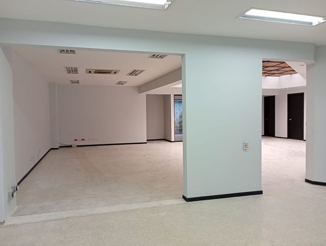 Bodega en arriendo en Villa Del Parque, Medellín, 1430 m² · foto 7 de 20