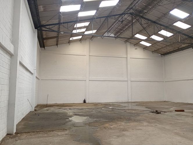 Bodega en arriendo en Villa Del Parque, Medellín, 1430 m² · foto 14 de 20