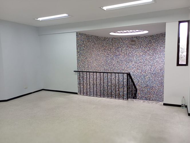Bodega en arriendo en Villa Del Parque, Medellín, 1430 m² · foto 18 de 20