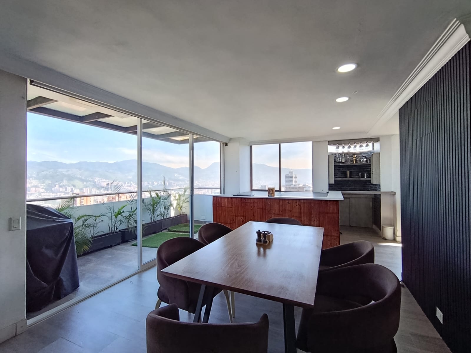 Apartamento en arriendo en Urbanización Las Cumbres, Medellín · foto 4 de 20