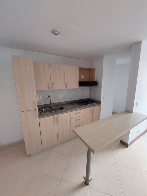 Apartaestudio en arriendo en Florida Nueva, Medellín, 50 m² · foto 3 de 12