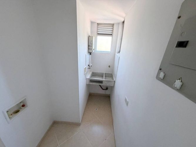 Apartaestudio en arriendo en Florida Nueva, Medellín, 50 m² · foto 5 de 12